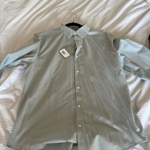 NWT Everlane Slim Fit performance shirt. Large. Grey